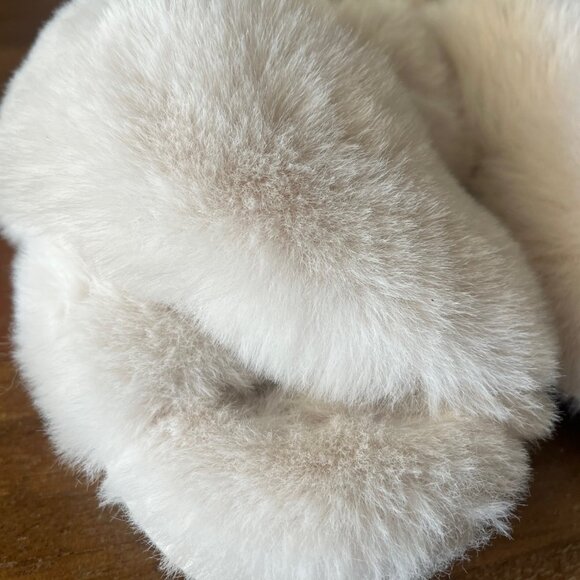 Abercrombie Fitch Faux Fur Slippers Sz Sm/XS Criss Cross Slip On Open Toe Slides - Picture 5 of 7